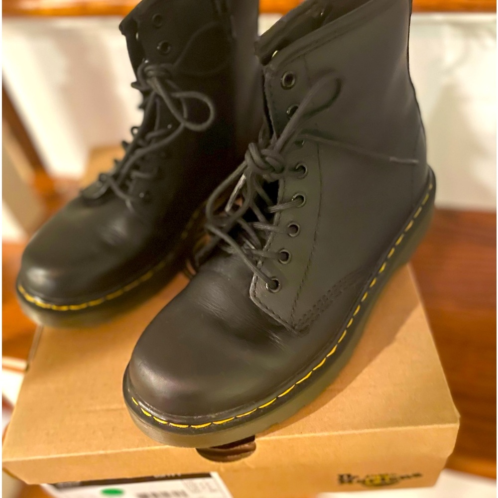 Like NEW Kids Black Dr. Martens (Softy T)  size 2 boys size 3 girls .
